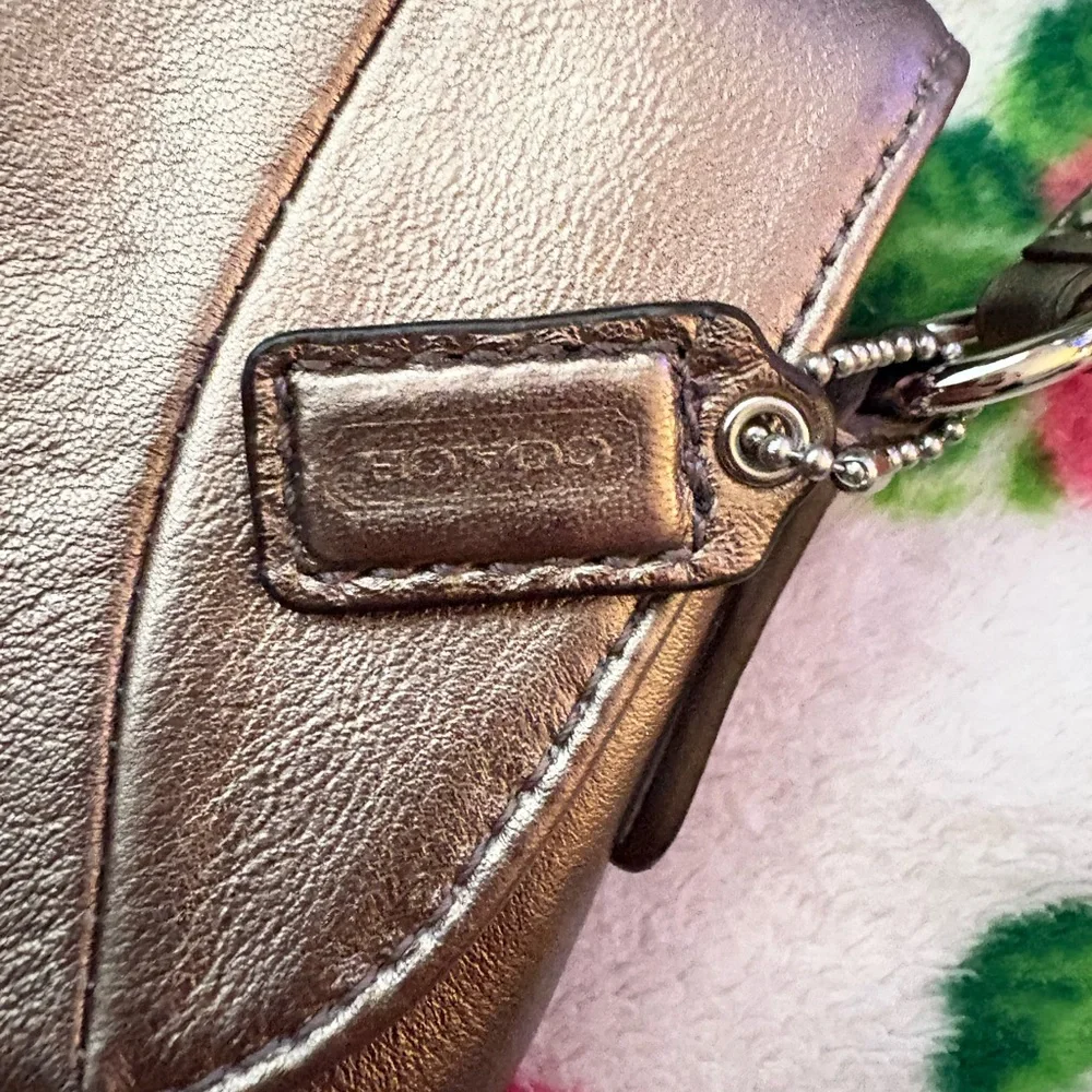 Coach Soho Gold Metallic Y2K Flap Crossbody Bag Purse EUC - Picture 4 of 14